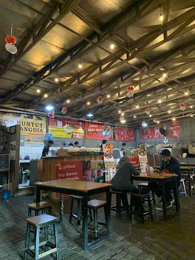 Suasana Warung Bakmi Roxy Cikini